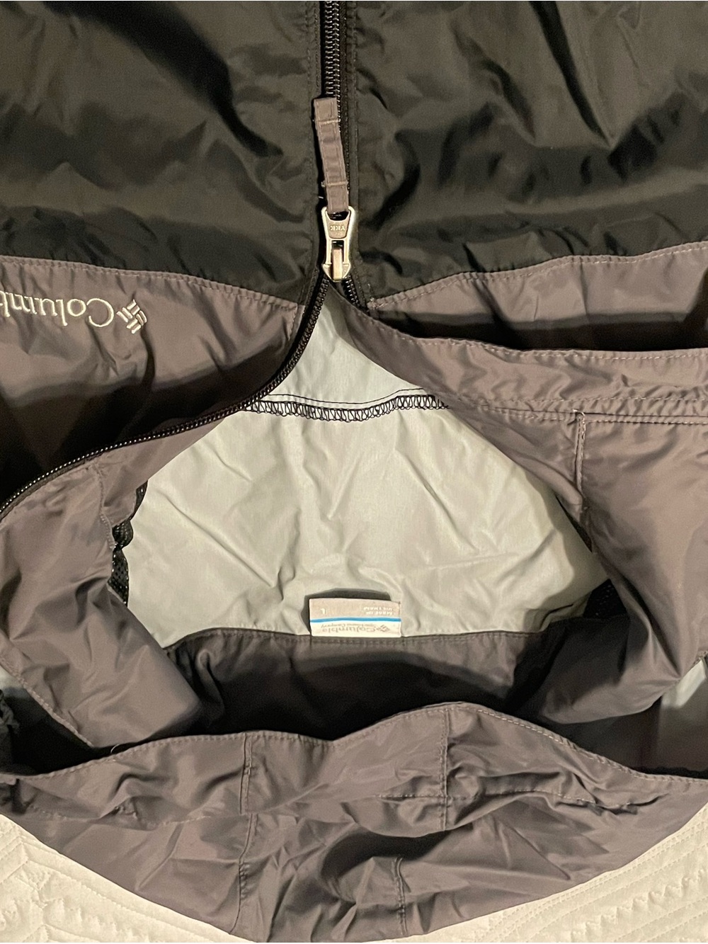 Columbia Two-Tone Black and Gray Windbreaker Jacket - Picture 13 of 15
